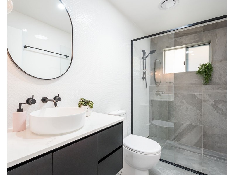 42 Parasol Street, Ashmore QLD 4214