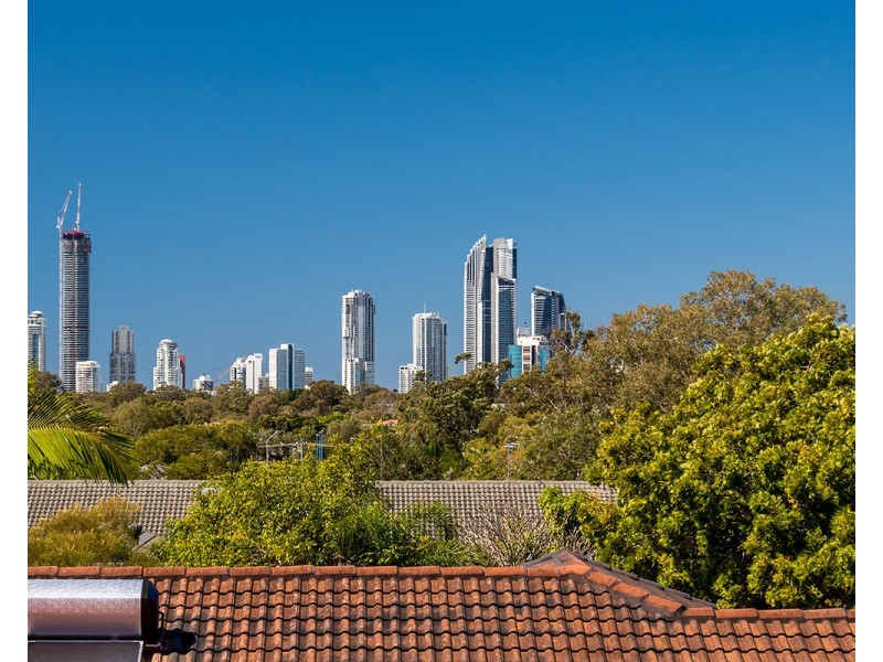 42 Parasol Street, Ashmore QLD 4214