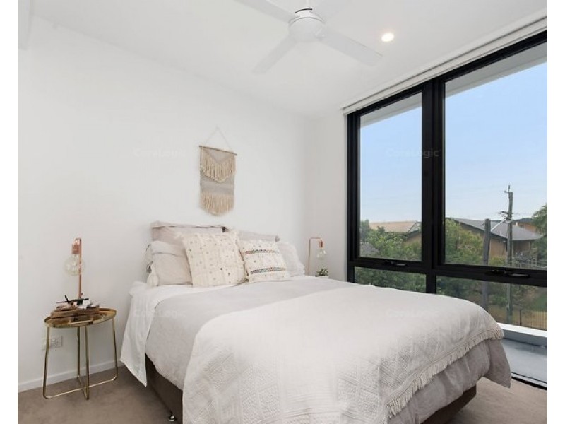 2031/123 Cavendish Road, Coorparoo QLD 4151