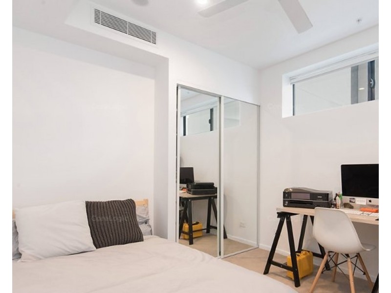 2031/123 Cavendish Road, Coorparoo QLD 4151