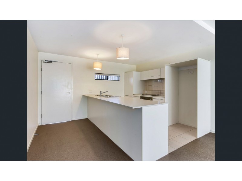 245/8 Musgrave Street, West End QLD 4810