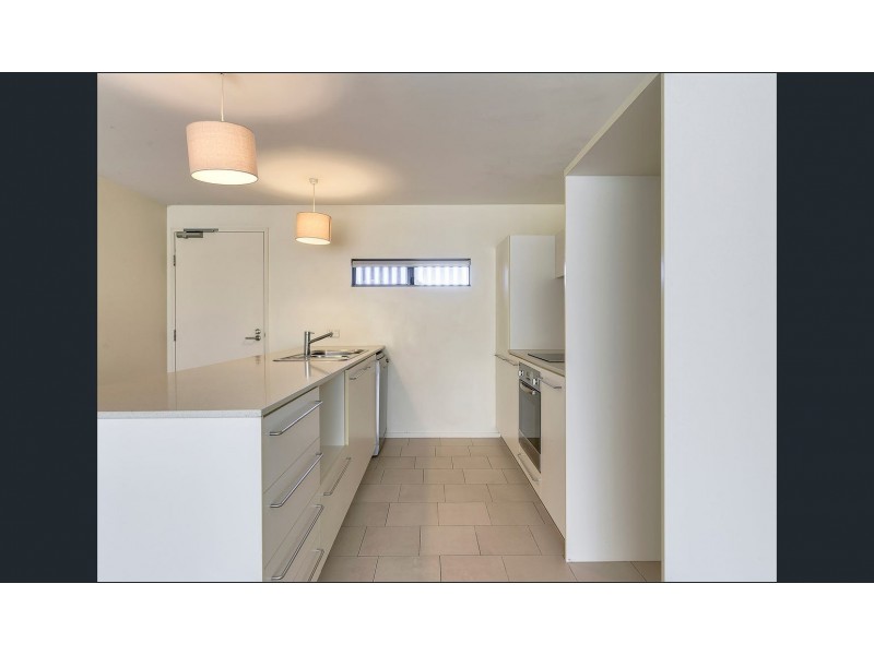 245/8 Musgrave Street, West End QLD 4810