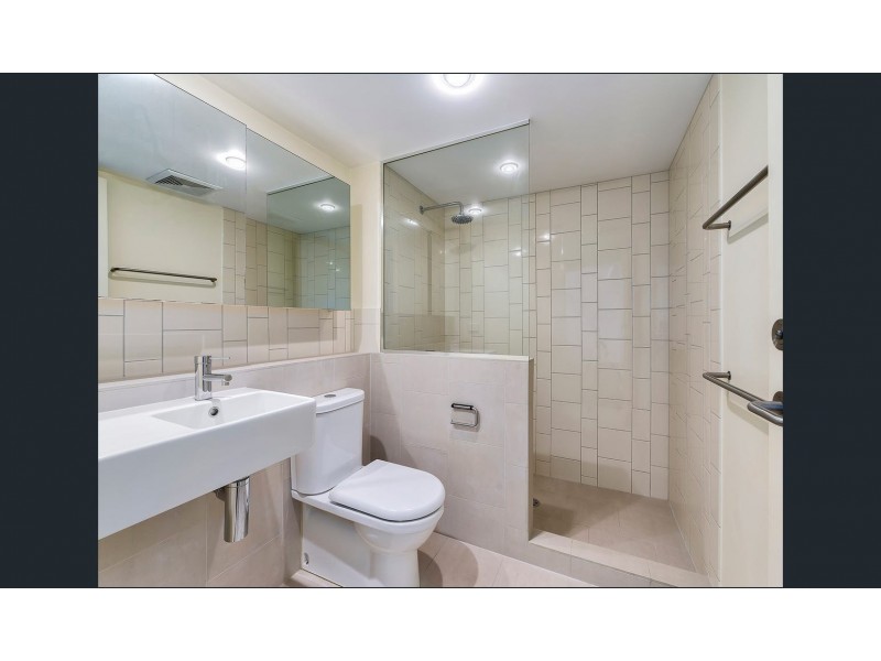 245/8 Musgrave Street, West End QLD 4810