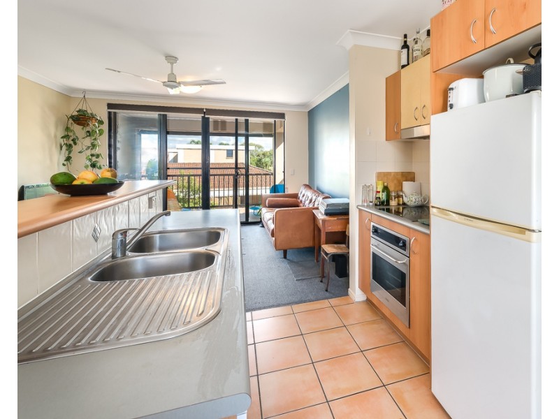 18/4 Mawarra St, Palm Beach QLD 4221