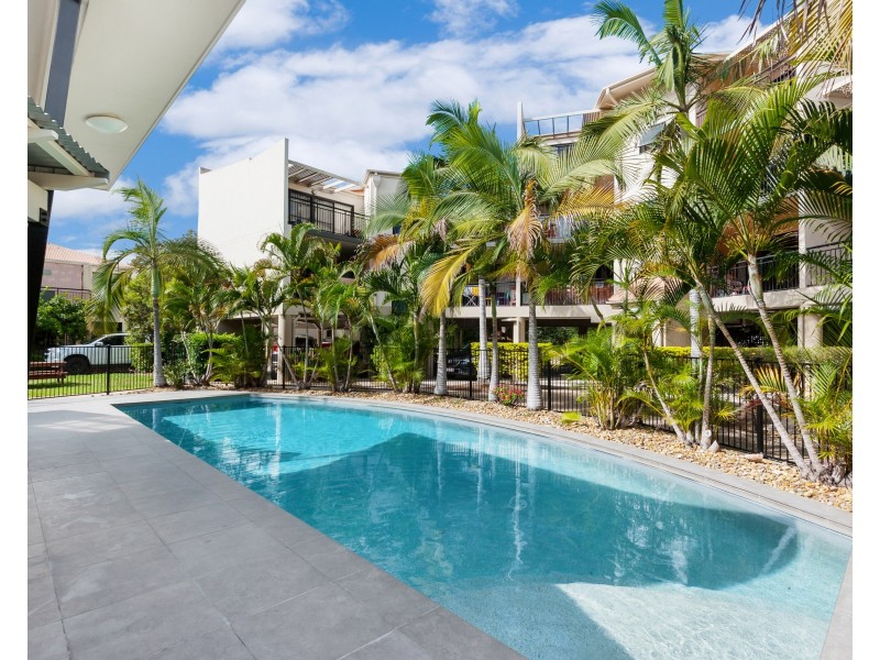 45 Harries Rd, Coorparoo QLD 4151