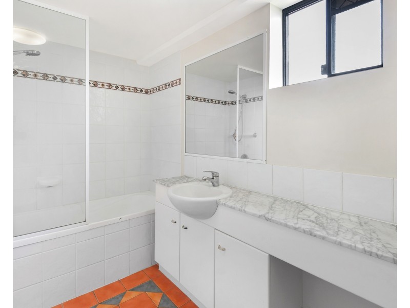 45 Harries Rd, Coorparoo QLD 4151