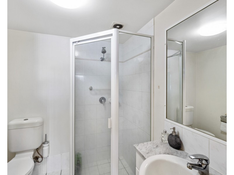 45 Harries Rd, Coorparoo QLD 4151