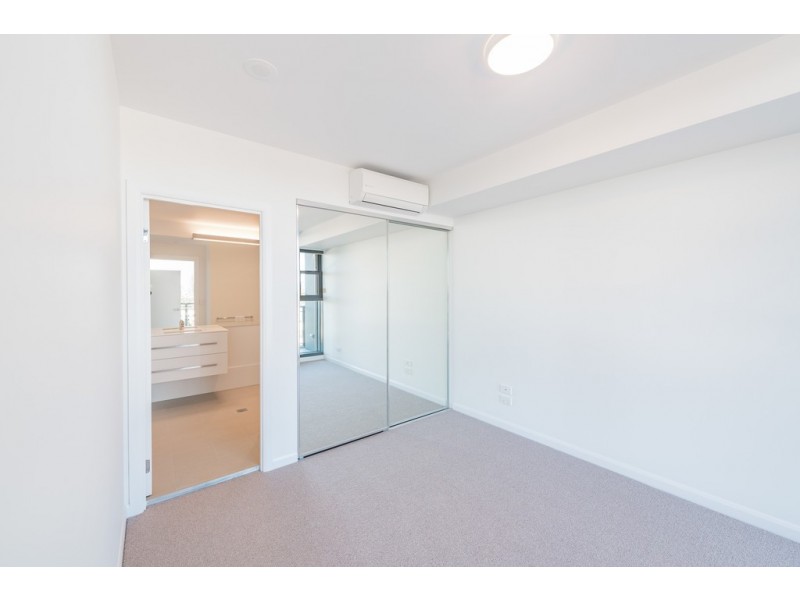 20705/300 Old Cleveland Rd, Coorparoo QLD 4151