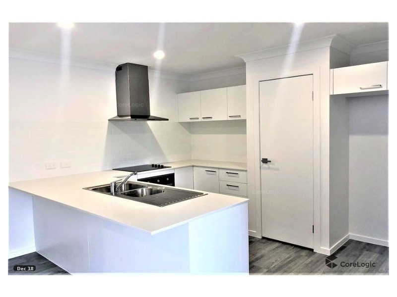 11 Irvine Place, Hillcrest QLD 4118