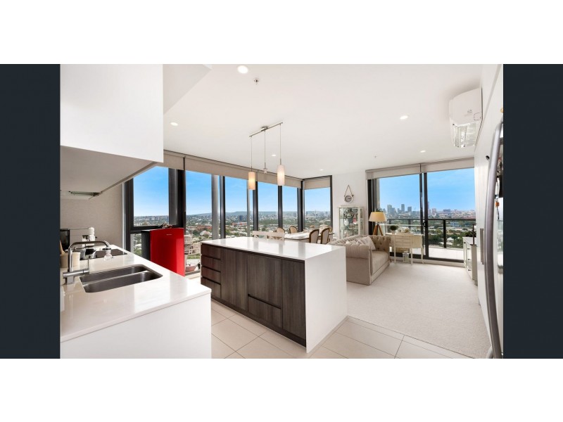 11601/300 Old Cleveland Road, Coorparoo QLD 4151