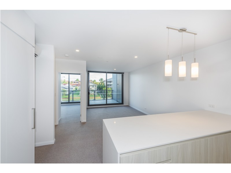 30306/300 Old Cleveland Road, Coorparoo QLD 4151