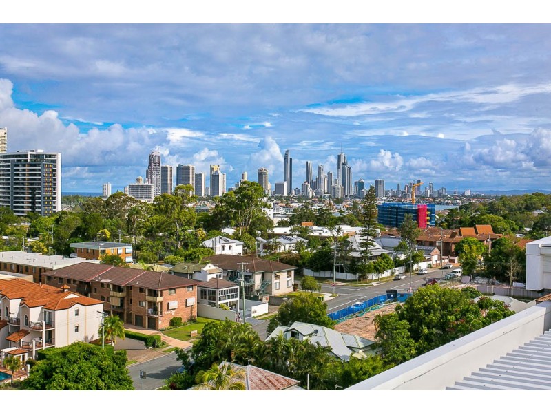8/11 Andrews St, Southport QLD 4215