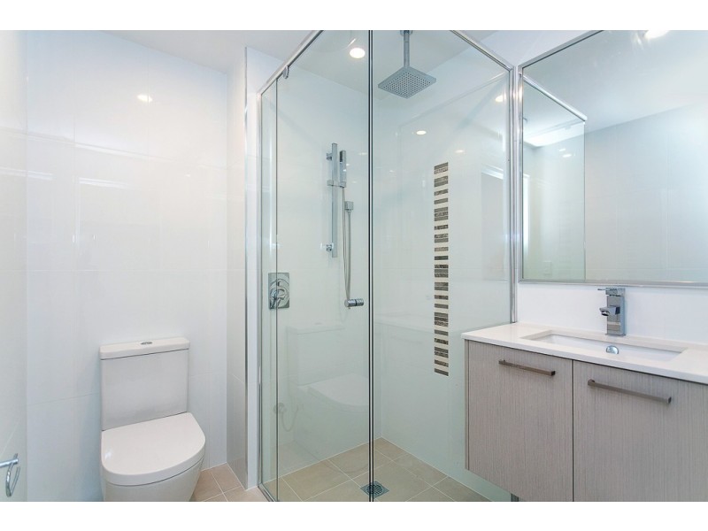 8/11 Andrews St, Southport QLD 4215