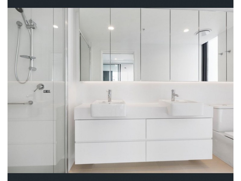 2106/123 Cavendish Road, Coorparoo QLD 4151