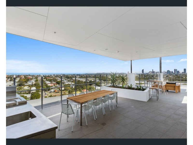 2106/123 Cavendish Road, Coorparoo QLD 4151