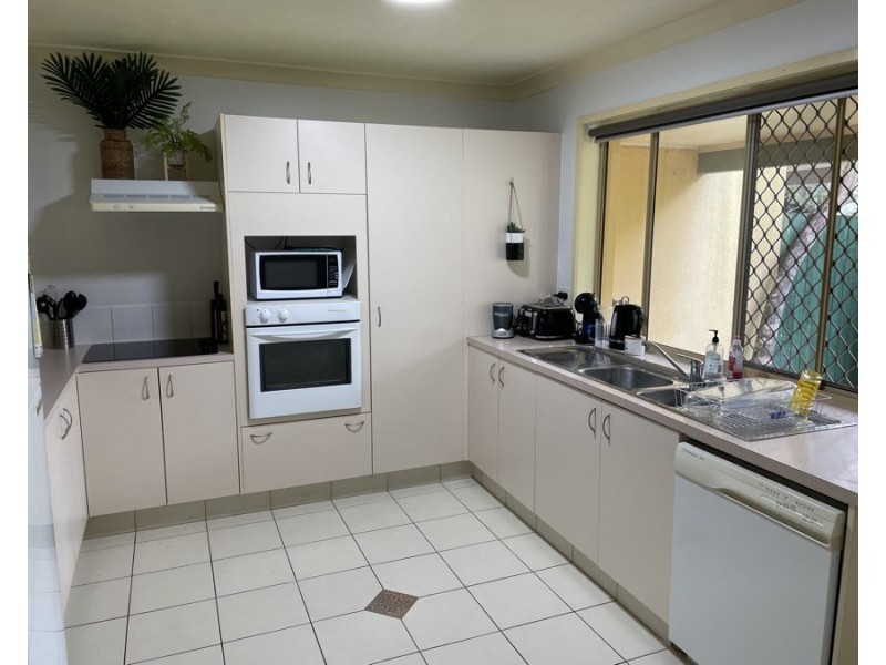 16/469 Pine Ridge Road, Runaway Bay QLD 4216