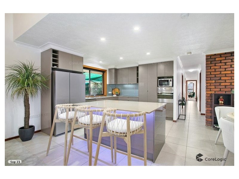 64 A Wild Duck Dr, Mermaid Waters QLD 4218