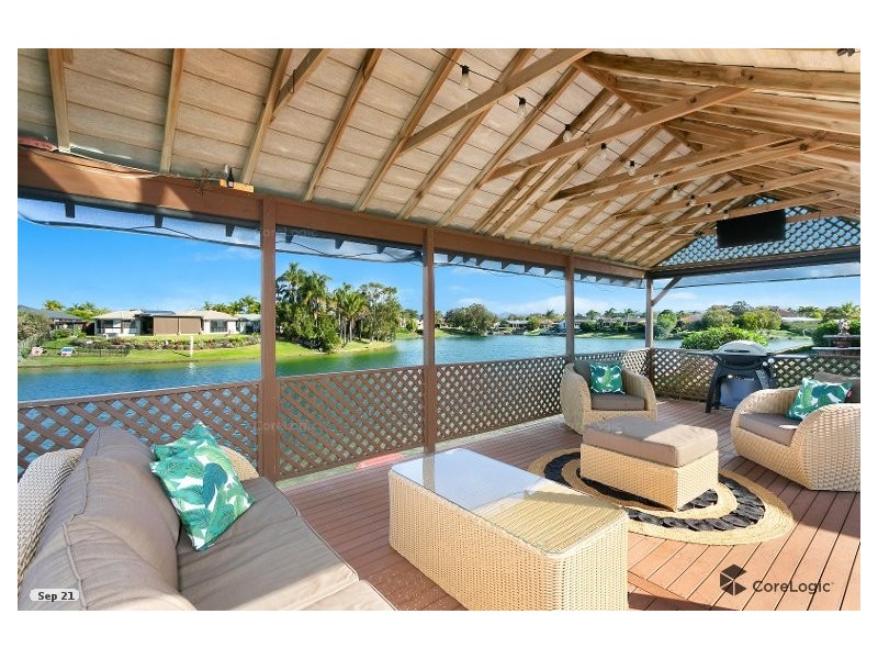 64 A Wild Duck Dr, Mermaid Waters QLD 4218