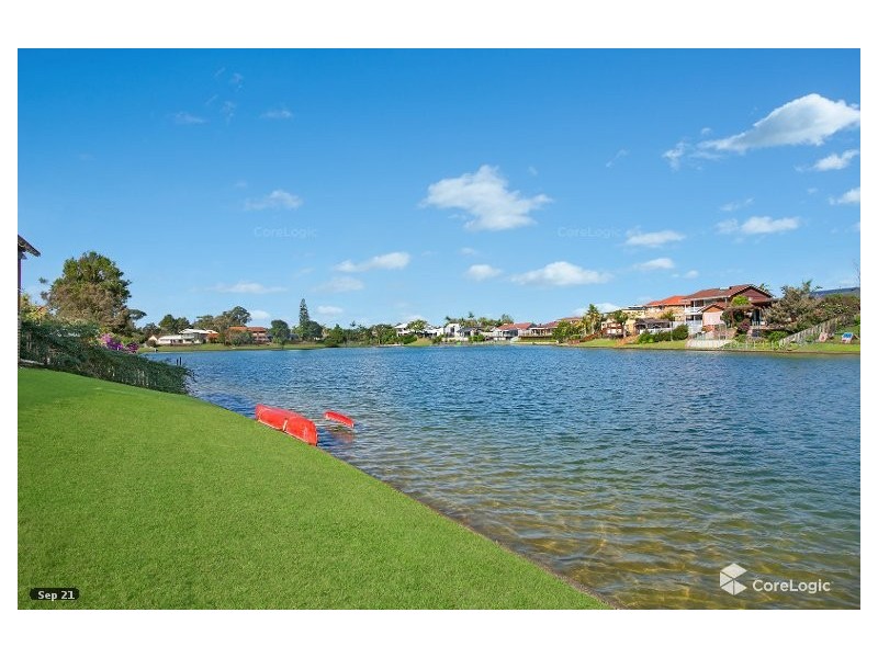 64 A Wild Duck Dr, Mermaid Waters QLD 4218