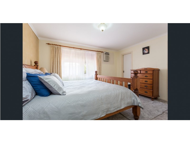 8 Tabari Place, Eagleby QLD 4207