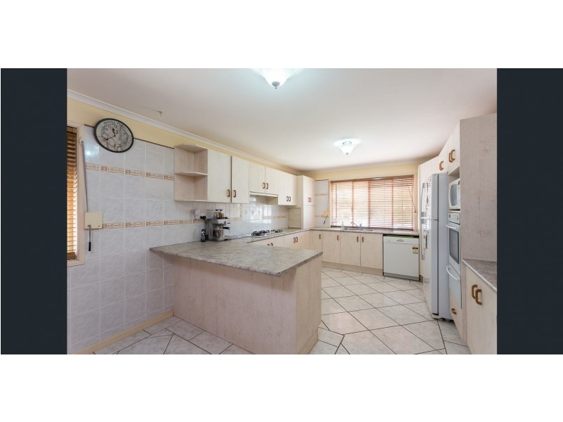 8 Tabari Place, Eagleby QLD 4207