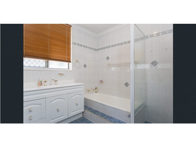 8 Tabari Place, Eagleby QLD 4207