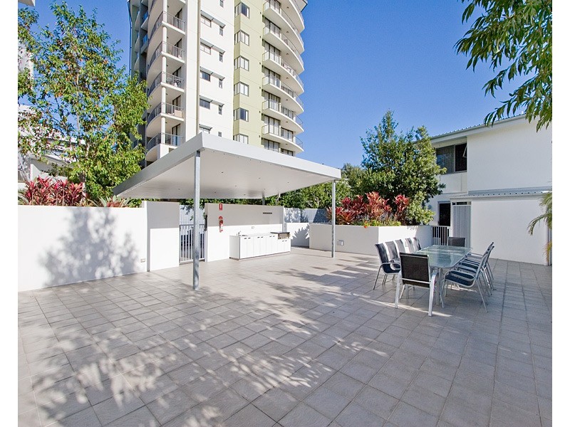 28/15 Walsh Street, Milton QLD 4064