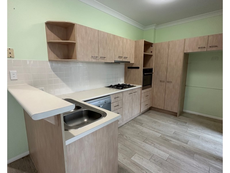 1/28 Blake Street, Southport QLD 4215