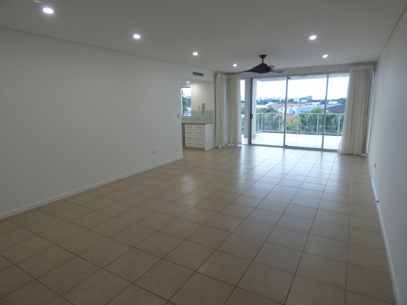 76/7 Grand Parade, Kawana Island QLD 4575