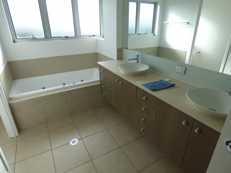 76/7 Grand Parade, Kawana Island QLD 4575