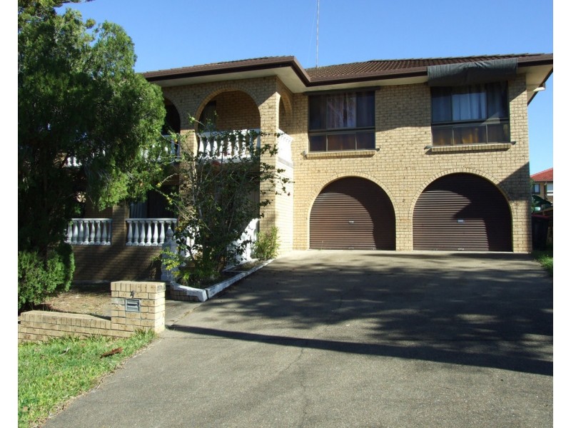 4 BLAIRGOWRIE STREET, Macgregor QLD 4109
