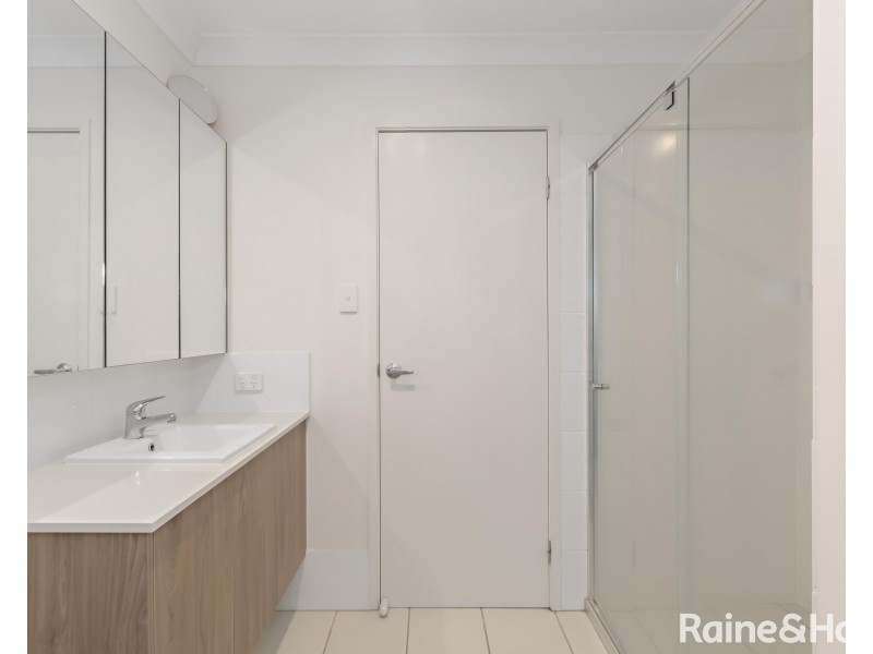 28/188 Gainsborough Drive, Pimpama QLD 4209