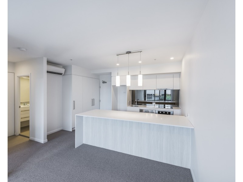 30303/300 Old Cleveland Road, Coorparoo QLD 4151