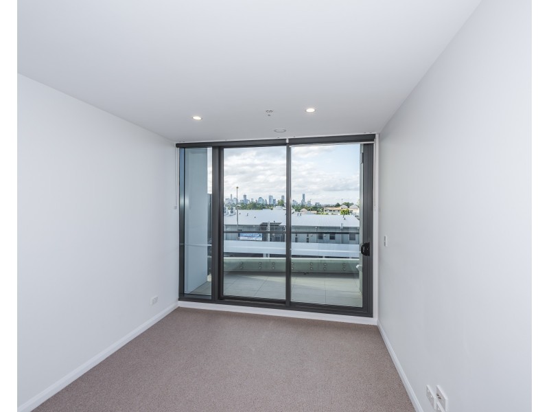 30303/300 Old Cleveland Road, Coorparoo QLD 4151