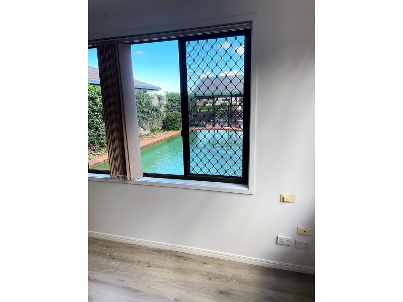 64 B Wild Duck Dr, Mermaid Waters QLD 4218