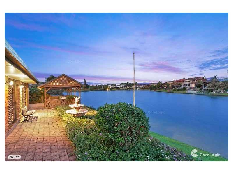 64 B Wild Duck Dr, Mermaid Waters QLD 4218