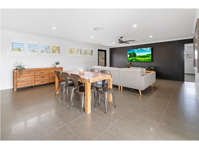 10 Koolewong Parade, Ashmore QLD 4214