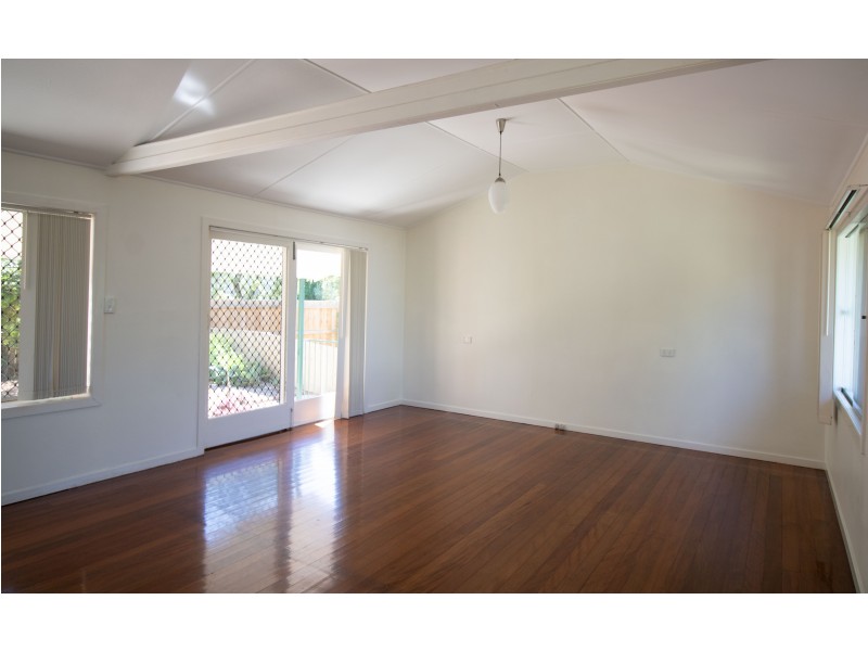 8 Hillsdale Street, Morningside QLD 4170