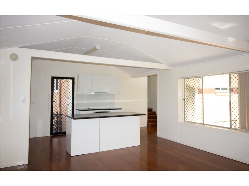 8 Hillsdale Street, Morningside QLD 4170