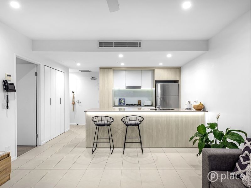 1105/123 Cavendish Road, Coorparoo QLD 4151