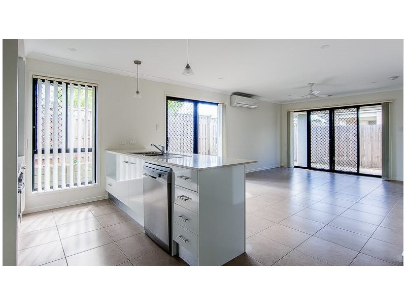 19 Bindra Street, Holmview QLD 4207