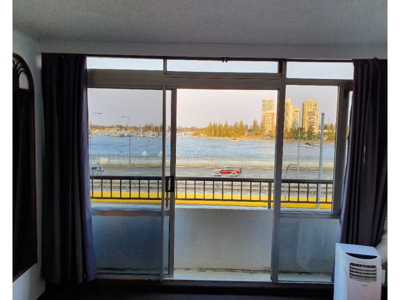 409/2 Barney Street, Southport QLD 4215