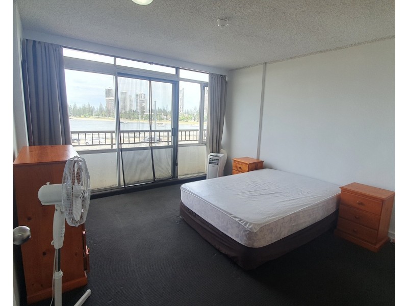 409/2 Barney Street, Southport QLD 4215