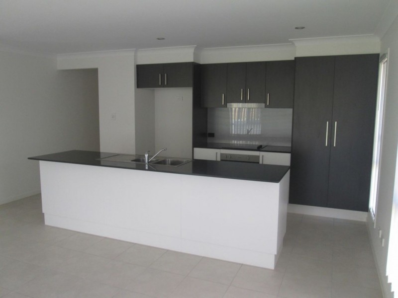 15 Fairy Wren Circuit, Dakabin QLD 4503