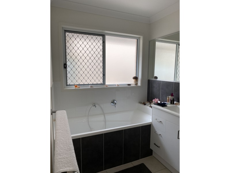 15 Fairy Wren Circuit, Dakabin QLD 4503