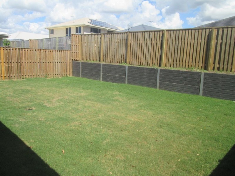 15 Fairy Wren Circuit, Dakabin QLD 4503