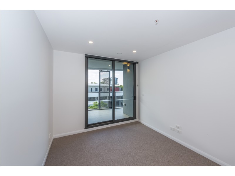 30202/300 Old Cleveland Road, Coorparoo QLD 4151