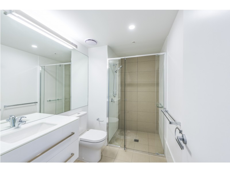 30202/300 Old Cleveland Road, Coorparoo QLD 4151