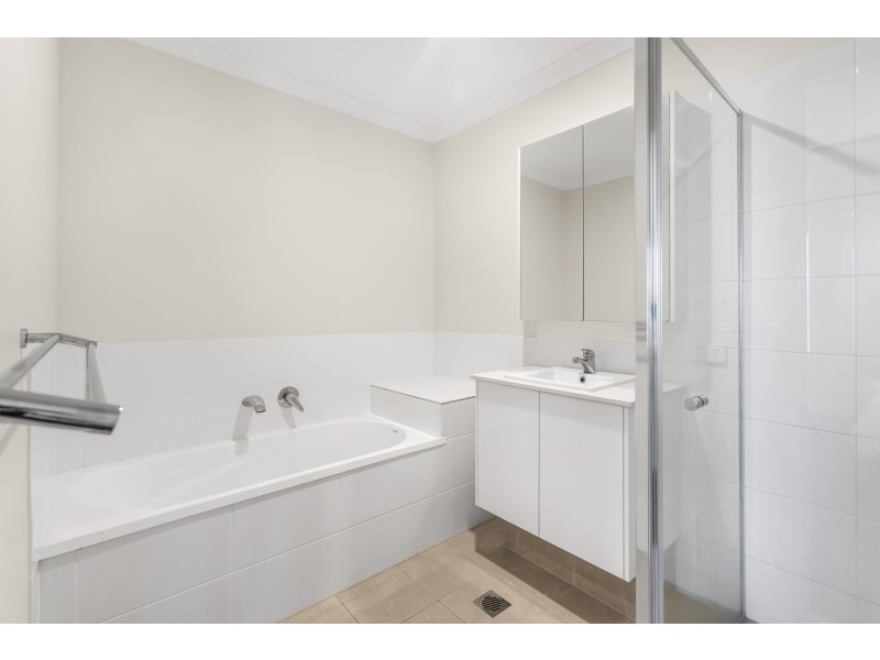 106/370 Gainsborough Drive, Pimpama QLD 4209