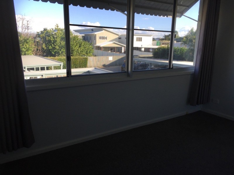 1/2 Moffatt Street, Scarborough QLD 4020